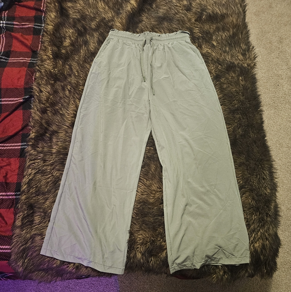 Senita Destination drawstring pants 27.5 inseam Sage green
